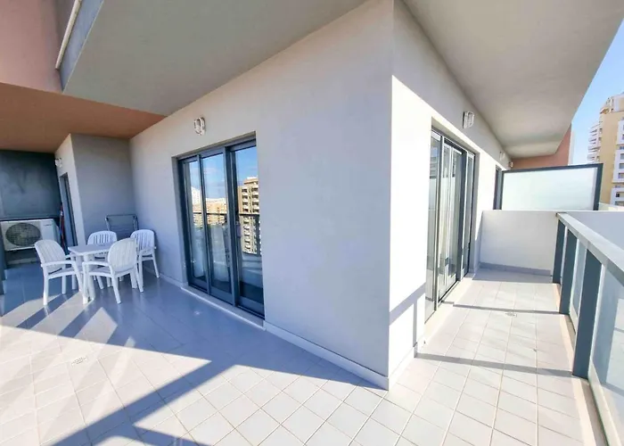 Rocha Tower Sunset Apartment *