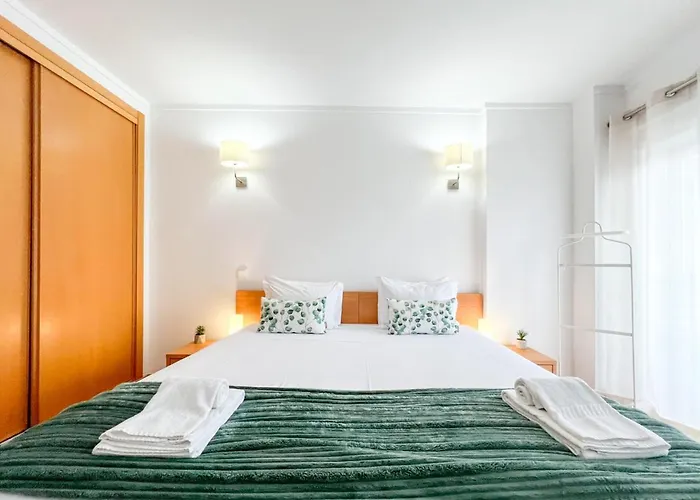 Rocha Tower Sunset Apartment